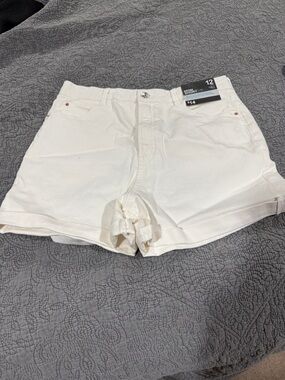 NWT Denim&Co Cream High-Rise Rolled Hem Jean Shorts